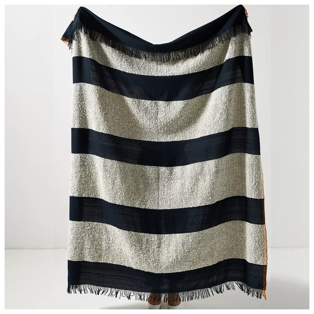 Anthropologie Handwoven Lenna Throw Blanket Black Cream - Picture 8 of 8